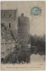 1 vue  - Château de Bury, vue sur les douves. (ouvre la visionneuse)