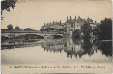 1 vue  - Le pont sur le Loir (sud-est). (ouvre la visionneuse)