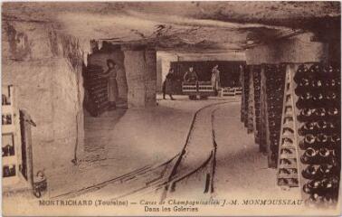 1 vue  - Caves de champagnisation JM Monmousseau.- Dans les galeries. (ouvre la visionneuse)