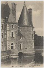 1 vue Château d'Herbault, les tours.