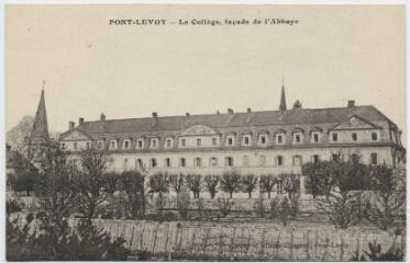 1 vue  - Le collège, façade de l\'abbaye. (ouvre la visionneuse)