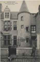 1 vue Vieille maison (XVe siècle), rue de la tour.