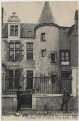 1 vue Vieille maison XVe siècle, rue de la tour.
