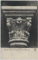1 vue Eglise, chapiteau d'une colonne engagée dans la nef (XI esiècle).