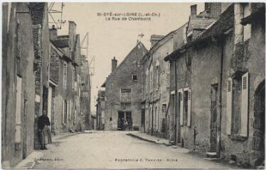 1 vue La rue de Chambord.