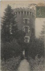 1 vue La tour Beaumanoir.