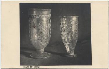 ouvrir dans la visionneuse : Fouilles de la Nécropole, époque Gallo Romaine. Découvertes du Dr. Pierre Filloux (1933). Vases en verre.