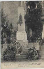 1 vue Monument élevé en l'honneur des soldats morts pour la patrie.