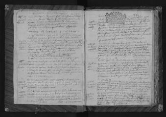 121 vues Registre paroissial. Baptêmes, sépultures (septembre-décembre 1713) ; baptêmes, mariages, sépultures (1714-juin 1732)