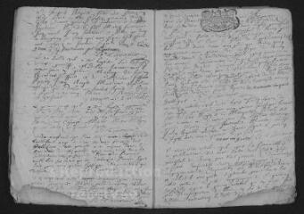 8 vues Registre paroissial. Baptêmes, mariages, sépultures (février-décembre 1716)