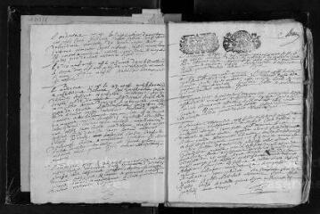 241 vues Registre paroissial. Baptêmes, mariages, sépultures (1718-1720 - 1728 - 1737-1747)